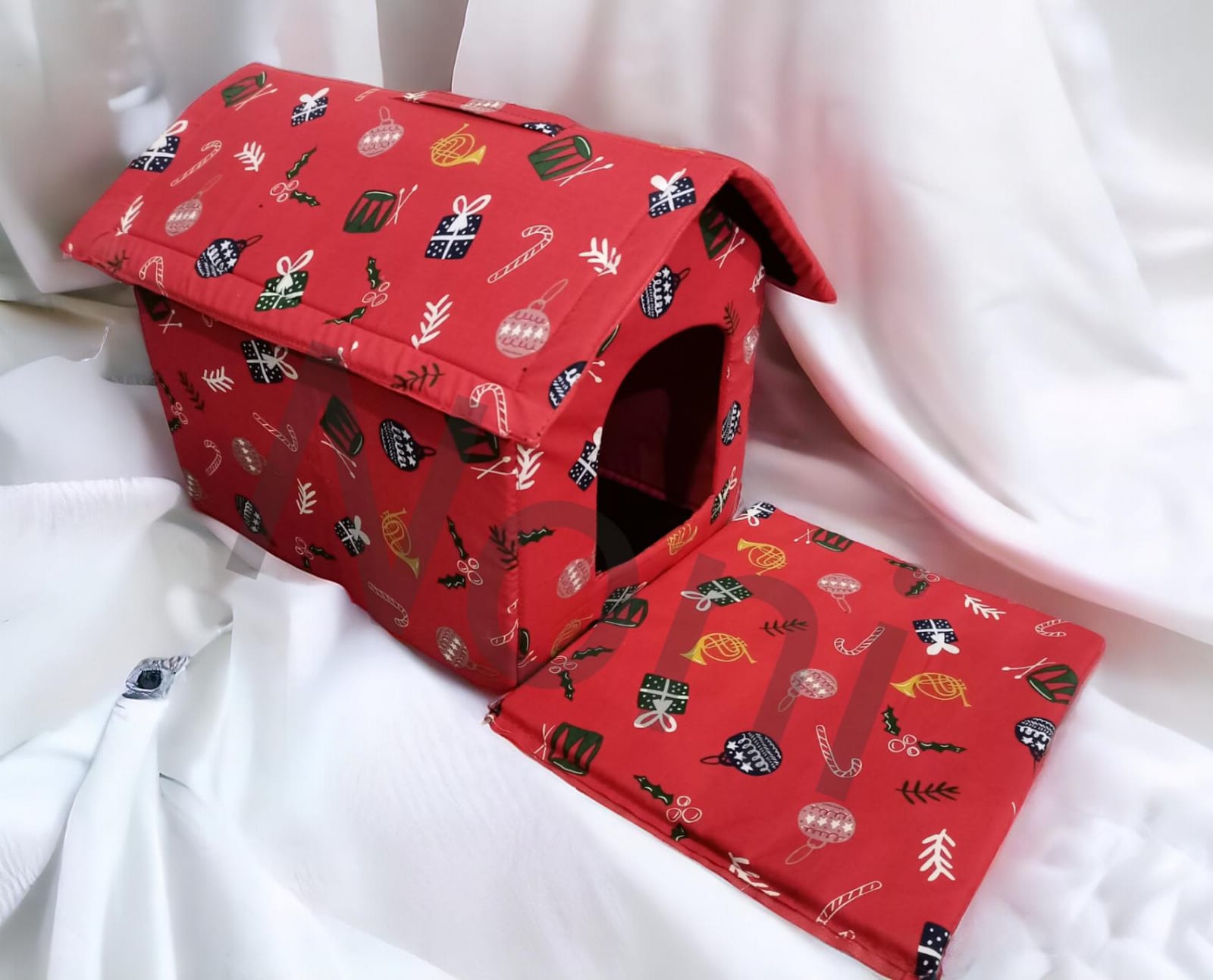 90a9a7c3394e71fd9860ae3fed7b0e49.jpg Soft Indoor Kitten/cat House - Image 1