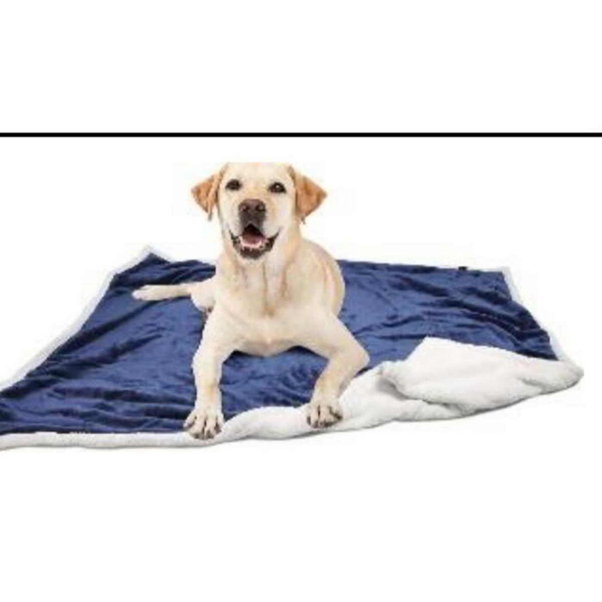 dea0b65424074f82f17f75444a65f065.jpg Pet Blanket – Warm & Durable - Image 1